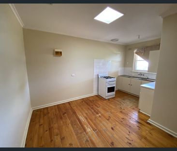 3 Bedroom 1 Bathroom 1 Garage - Photo 6