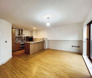 2 bedroom flat to rent - Photo 2