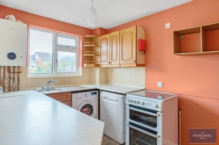 Headley Grove, Tadworth - Photo 2