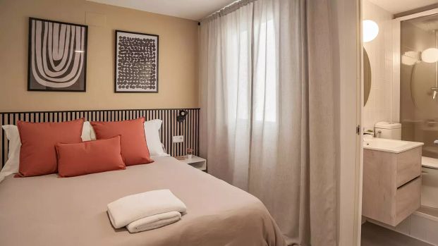 Room in a shared 5-bedroom apartment for rent in Sant Pere Santa Caterina i la Ribera, professionals only - Foto 1