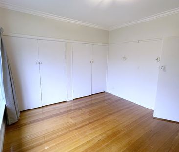 39 Vears Rd., Glen Iris, VIC 3146 - Photo 2
