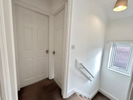 3 bedroom semi-detached house to rent - Photo 5