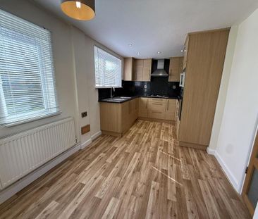 3 bedroom terraced house to rent - Photo 5