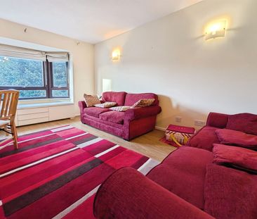 The Pines, SO16 - Photo 3