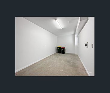 LUXURY EXECUTIVE LIVING IN THE HEART OF NEW LAMBTON - Photo 3