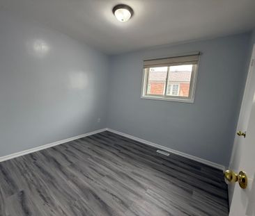 For Lease - 3172 Mallbridge Crescent, Mississauga, Ontario - Photo 4