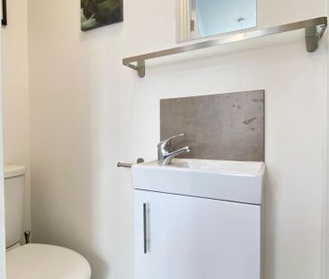 6 bedroom end of terrace house to rent - Photo 5