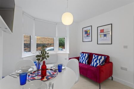 1 bedroom in a house share to rent - Photo 2