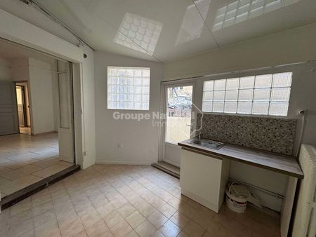 Location Appartement 3 pièces 89m² - Photo 2