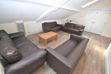 8 bedroom apartment to rent - Photo 2