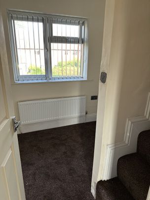 3 Bed Terraced House, Southwold Drive, NG8 - Photo 1