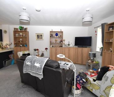 3 bedroom semi-detached house to rent - Photo 3