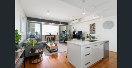 SPACIOUS 1 BED APARTMENT - Photo 3