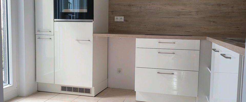 LAHNSTEIN, Burgstr. 61, 1.OG, 2 ZKB/EBK/BALKON/KELLER - Foto 1