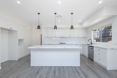 Brand New Modern Family Home - 6 or 12 Month Lease - Photo 5