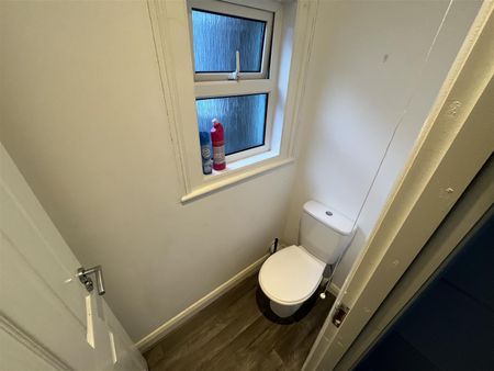 21a Clandeboye Road, - Photo 3