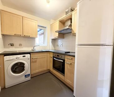 2 bedroom flat to rent - Photo 4