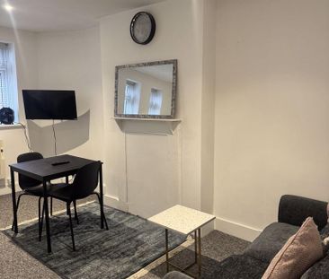 1 bedroom house of multiple occupation to rent - Photo 1