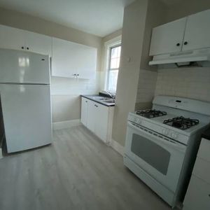 3 Bd 1 Bath - Apartment for Rent - Close to UBC - Photo 2