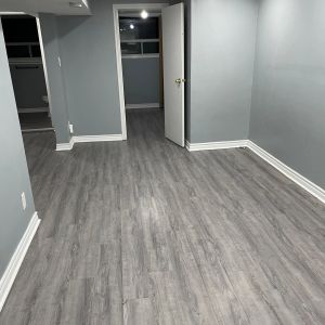 501 Lancelot Crescent #Lower - Photo 2