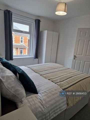 1 bedroom in a house share to rent - Photo 5