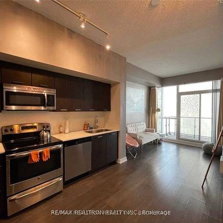 Lakeshore/Parklawn Bright +Spacious 1Bdrm +Den As 2nd Bdrm Waterfront - Photo 3