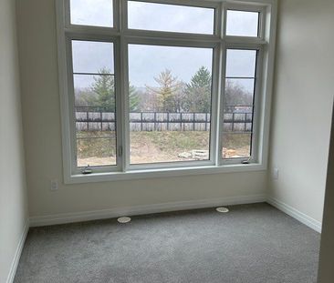 For Lease - 8 Cherry Hill Lane, Barrie, Ontario - Photo 6