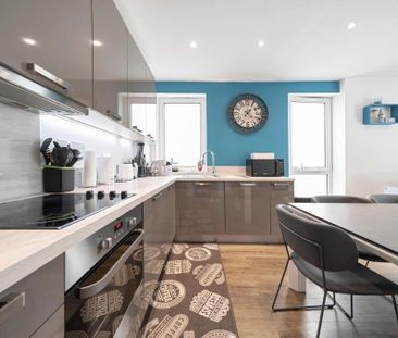 2 bedroom flat to rent - Photo 3