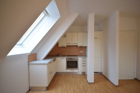 "PARSCH - Gemütliche Dachgeschosswohnung mit Blick ins Gebirge" - Photo 2