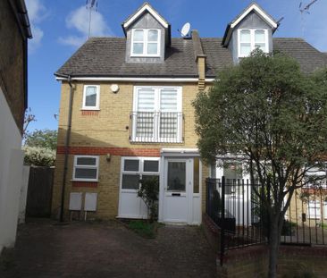 3 bedroom end of terrace house to rent - Photo 2