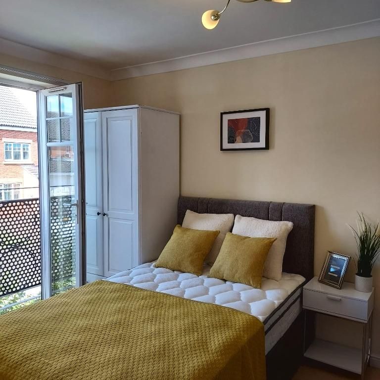 1 bedroom in a house share to rent - Photo 1