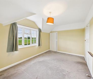 2 bedroom semi-detached house to rent - Photo 3