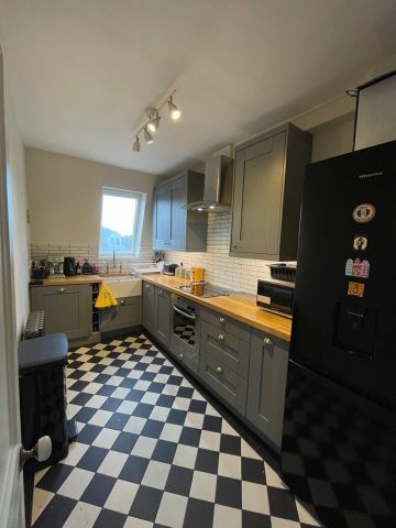 1 Bed Flat, Micheldever Road, SE12 - Photo 4