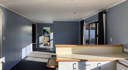 Merrilands family home - Photo 5
