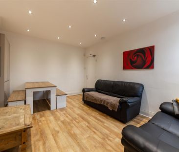 5 bed maisonette to rent in Warwick Street, Heaton, NE6 - Photo 3