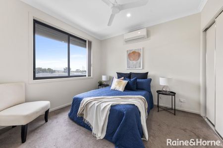 Modern Townhouse in a Quiet Glenroy Location - Photo 2