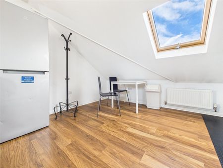 Lampton Park Road, Hounslow, Middlesex, TW3 - Photo 2