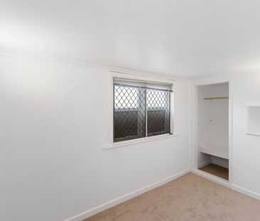 Sunny 3 bedroom family home in Glen Eden - Photo 2