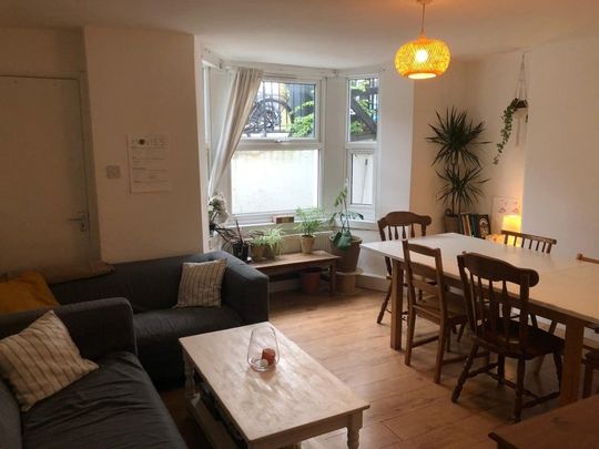 4 Bed Terraced House, St. Louis Road, SE27 - Photo 1