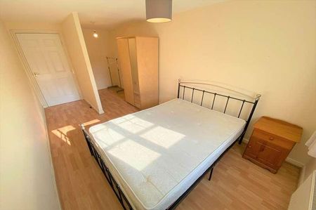 Little Bolton Terrace, Salford, Greater Manchester, M5 - Photo 3