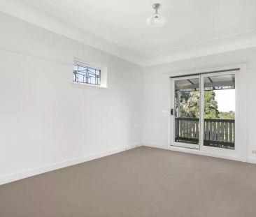 Gorgeous Townhouse with House Appeal - Photo 4