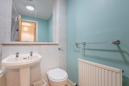 2 bedroom semi-detached house to rent - Photo 2