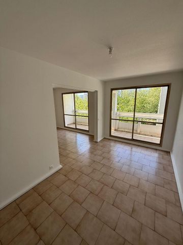 Location Appartement 3 pièces 65m² DECINES CHARPIEU 69150 - Photo 2