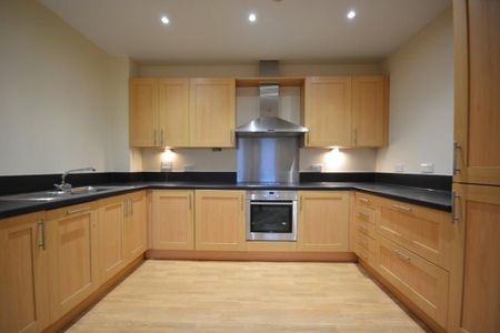 2 bedroom flat to rent - Photo 5