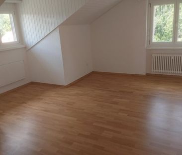 Tolle 2.5-Zimmer-Dach-Wohnung mit Nebenraum zu vermieten - Photo 2