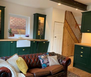 3 bedroom semi-detached house to rent - Photo 1