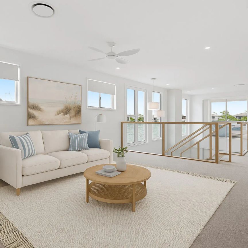 Custom built waterfront property with pool, private jetty & pontoon on Newport Lake. Contact Julie Sykes to book an inspection 0438 050 110 - Photo 1