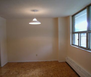 5 Glamorgan Avenue, Toronto — 2 Bedroom - Photo 3