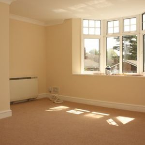 York Road, Woking - Photo 2