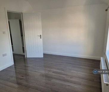 Studio to rent - Photo 6